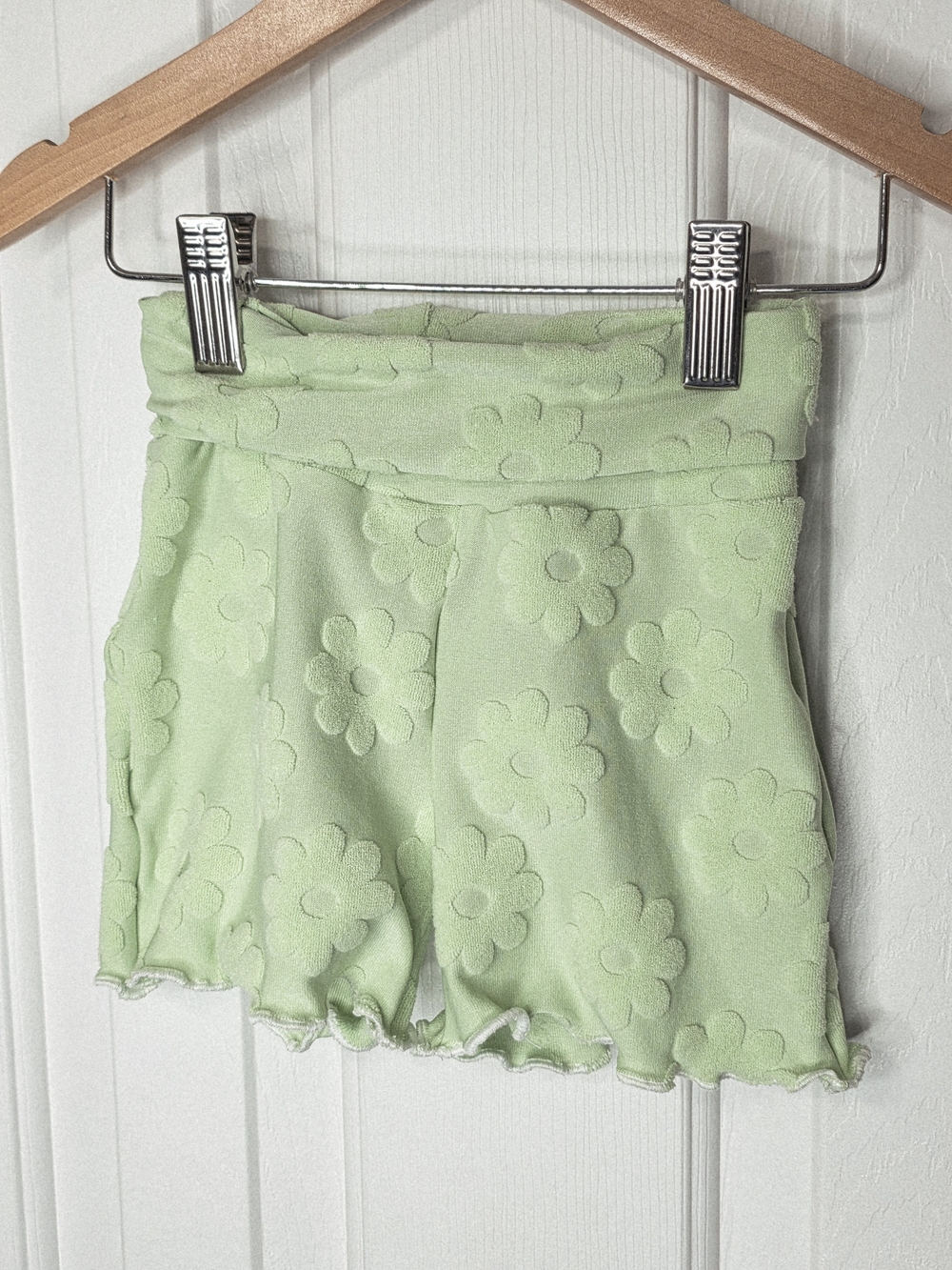 Girls' Light Green Floral Textured Shorts